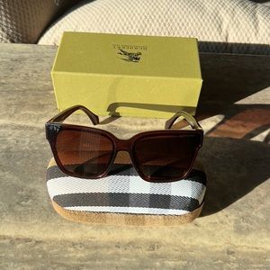 Authentic Womens Burberry Sunglasses